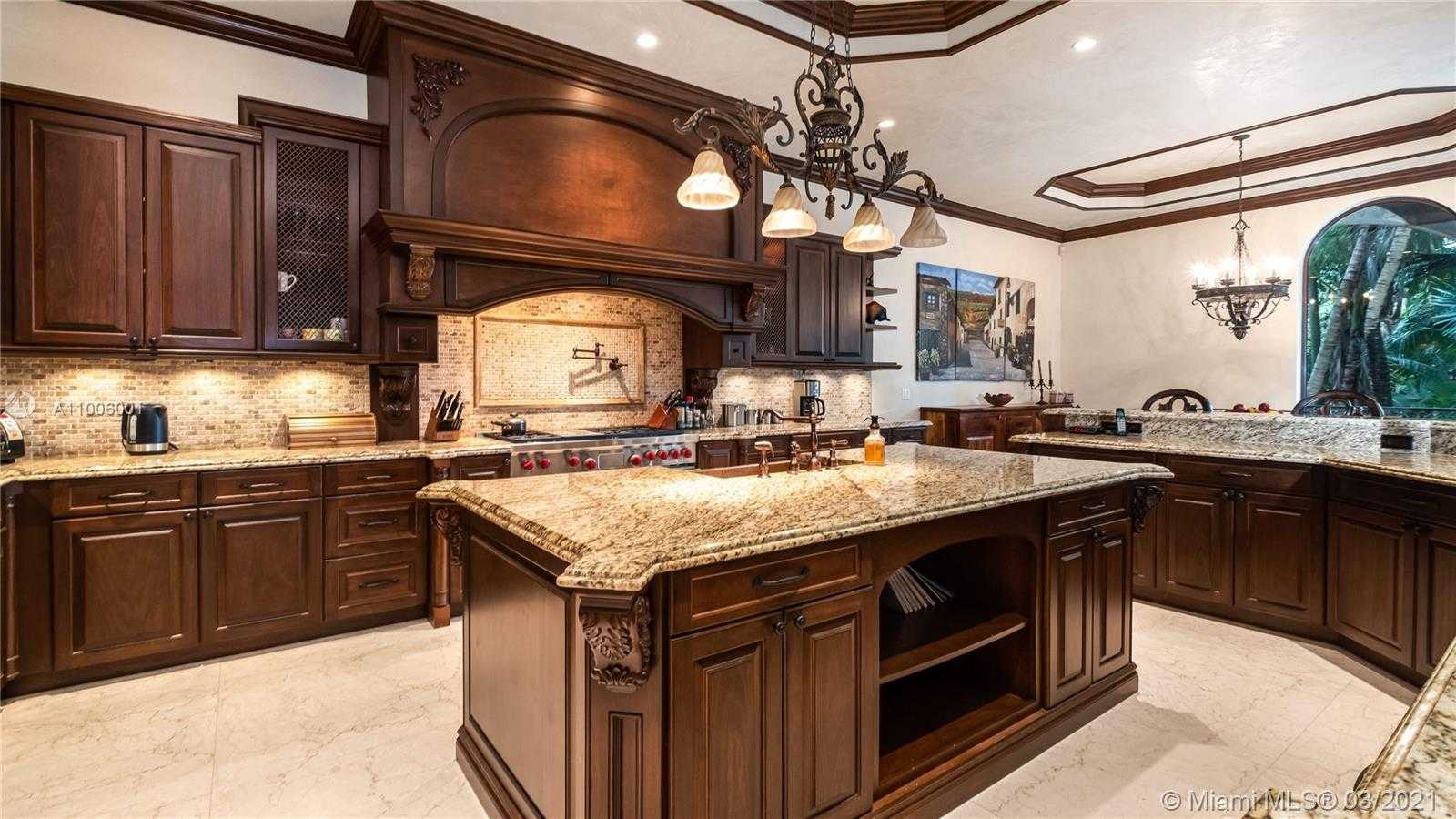 Small Image of 3503 MAIN LODGE DR, Miami Number 16