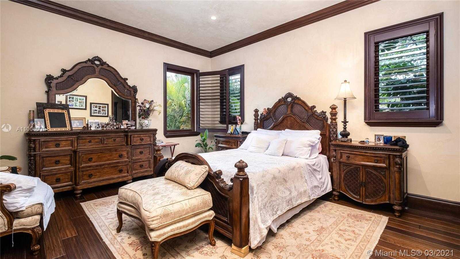 Small Image of 3503 MAIN LODGE DR, Miami Number 21