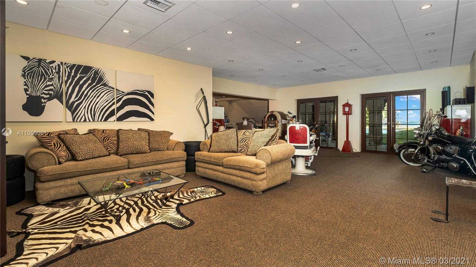 Small Image of 3503 MAIN LODGE DR, Miami Number 29