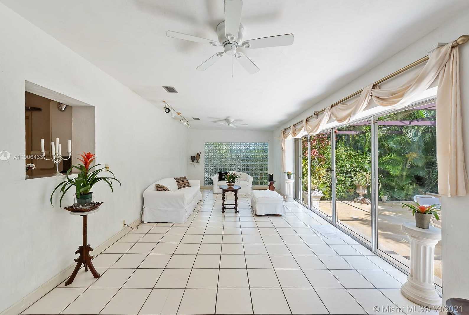 Small Image of 230 BUTTONWOOD DR, Key Biscayne Number 11