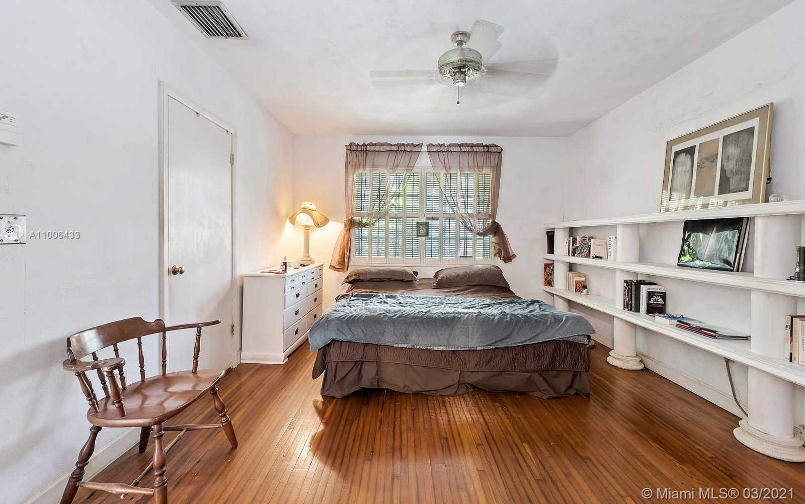 Small Image of 230 BUTTONWOOD DR, Key Biscayne Number 14