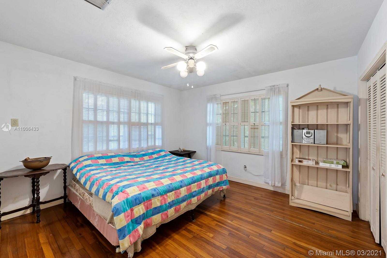 Small Image of 230 BUTTONWOOD DR, Key Biscayne Number 17
