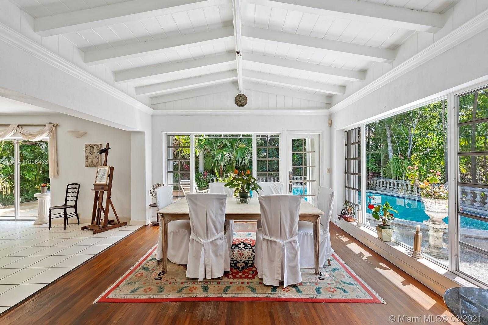 Small Image of 230 BUTTONWOOD DR, Key Biscayne Number 2