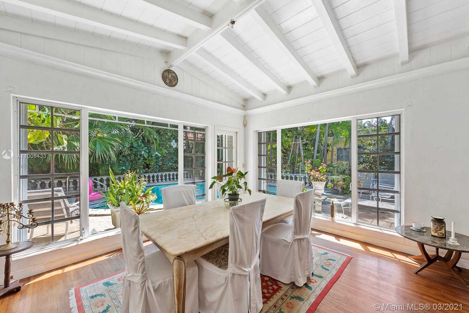 Small Image of 230 BUTTONWOOD DR, Key Biscayne Number 4