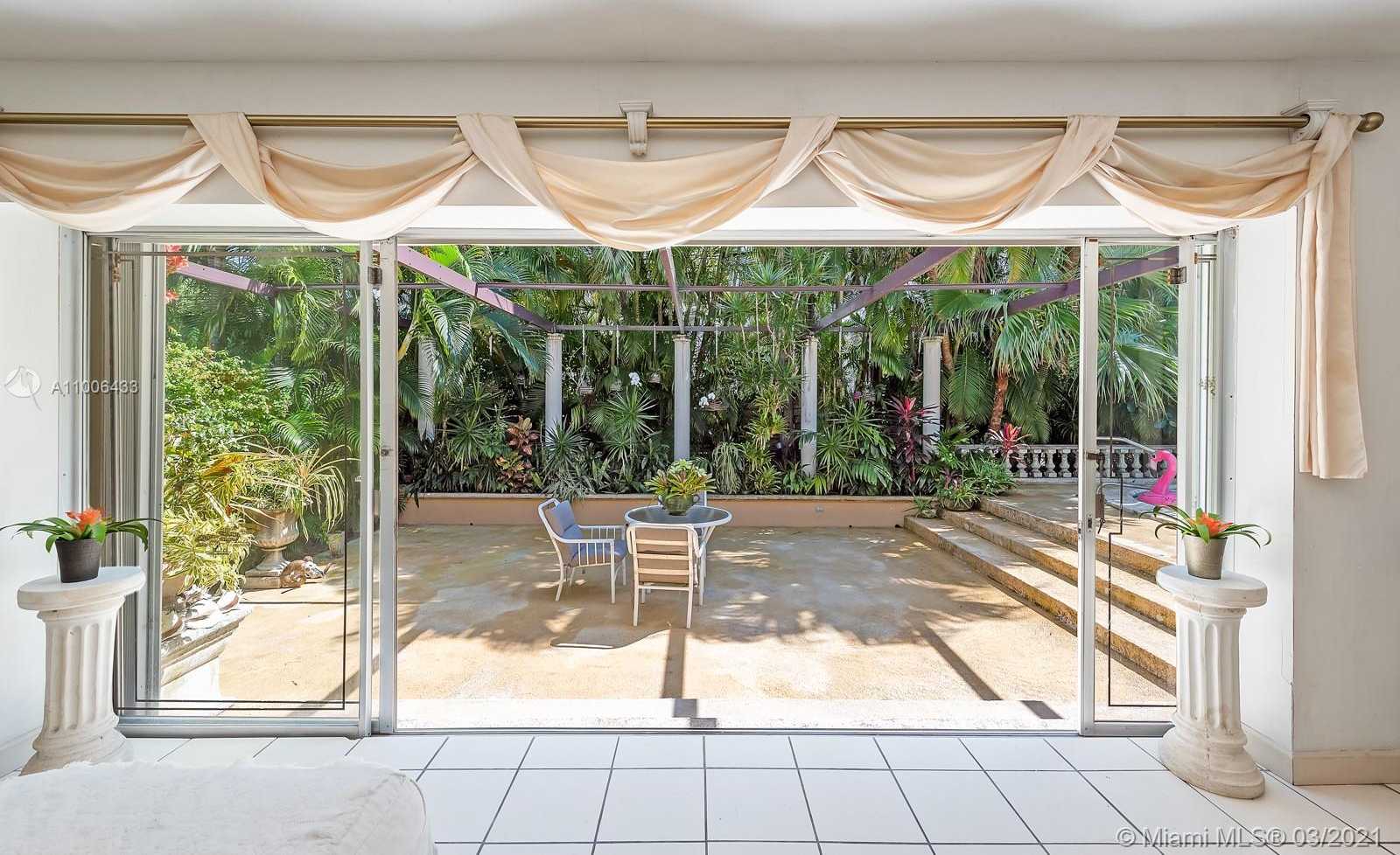 Small Image of 230 BUTTONWOOD DR, Key Biscayne Number 7