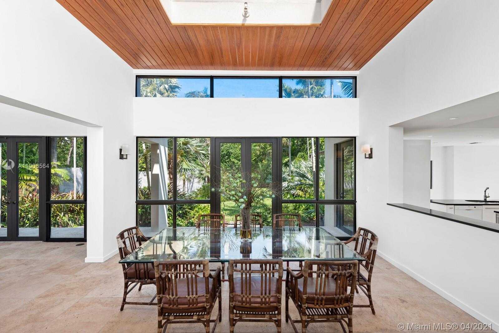 Small Image of 3651 SAINT GAUDENS RD, Miami Number 10