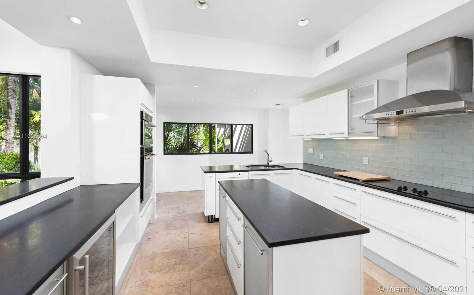 Small Image of 3651 SAINT GAUDENS RD, Miami Number 12