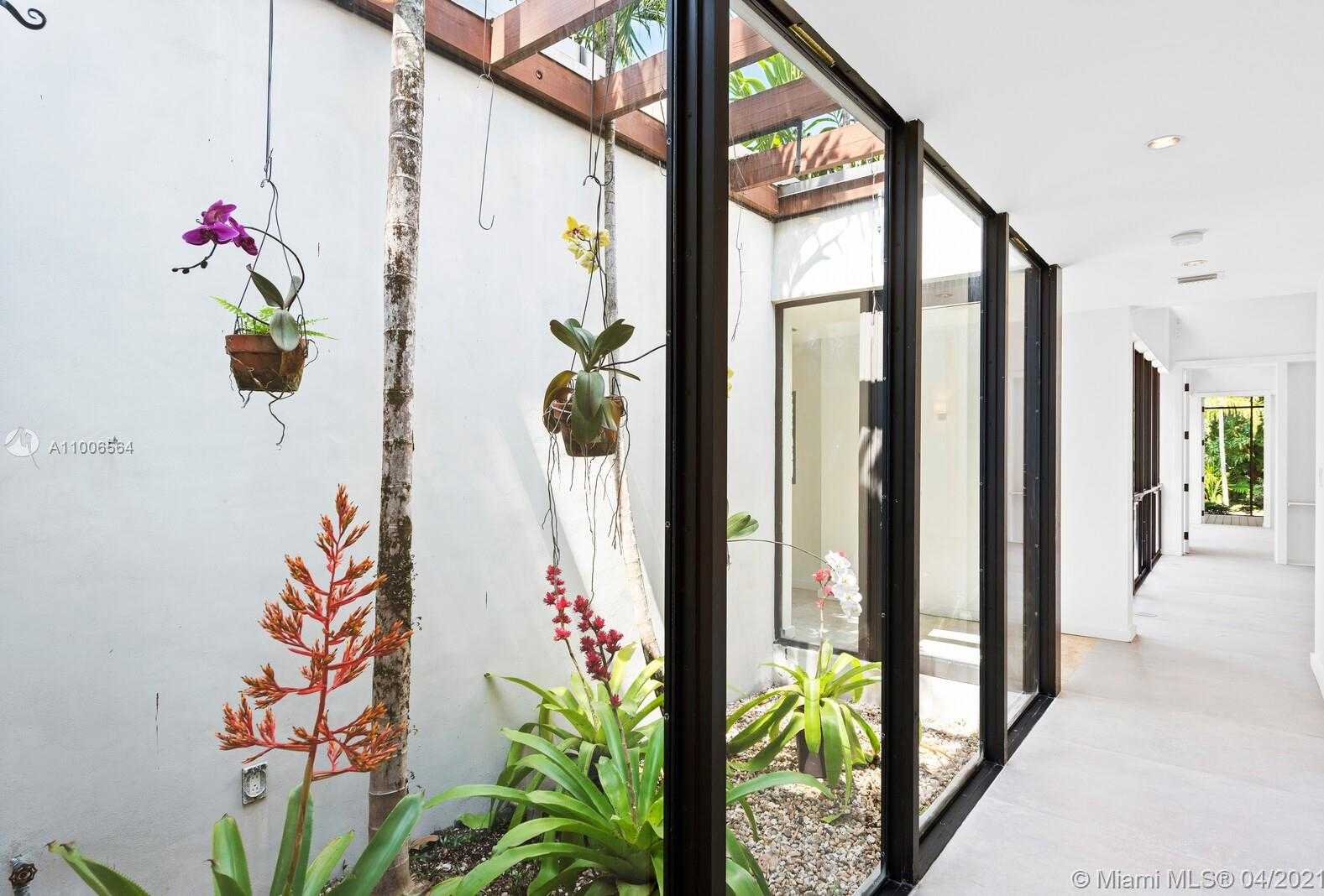 Small Image of 3651 SAINT GAUDENS RD, Miami Number 16