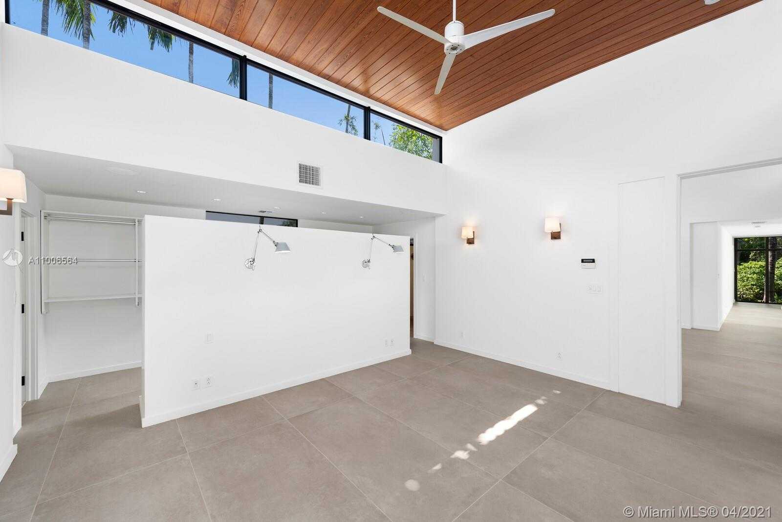 Small Image of 3651 SAINT GAUDENS RD, Miami Number 19