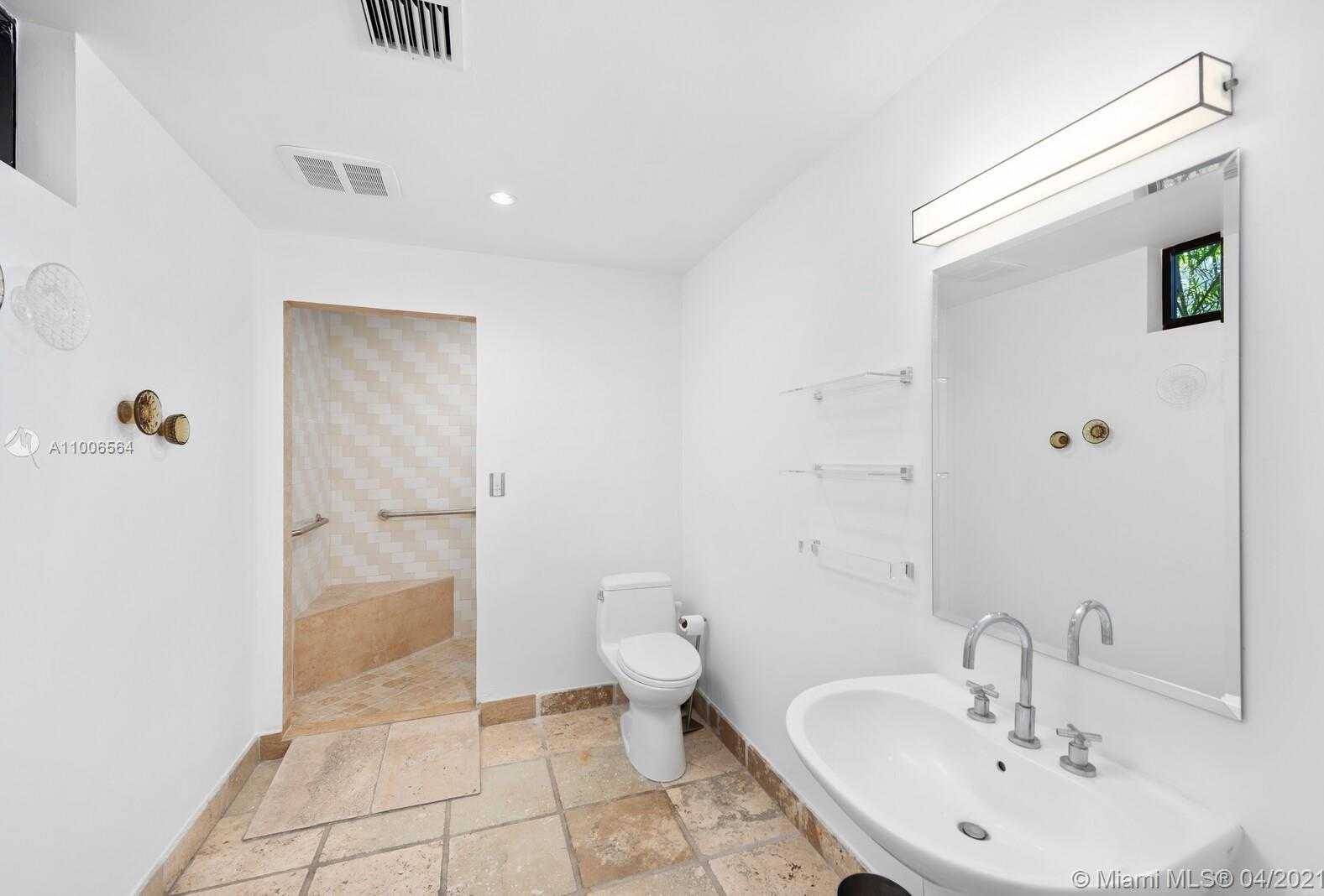 Small Image of 3651 SAINT GAUDENS RD, Miami Number 22