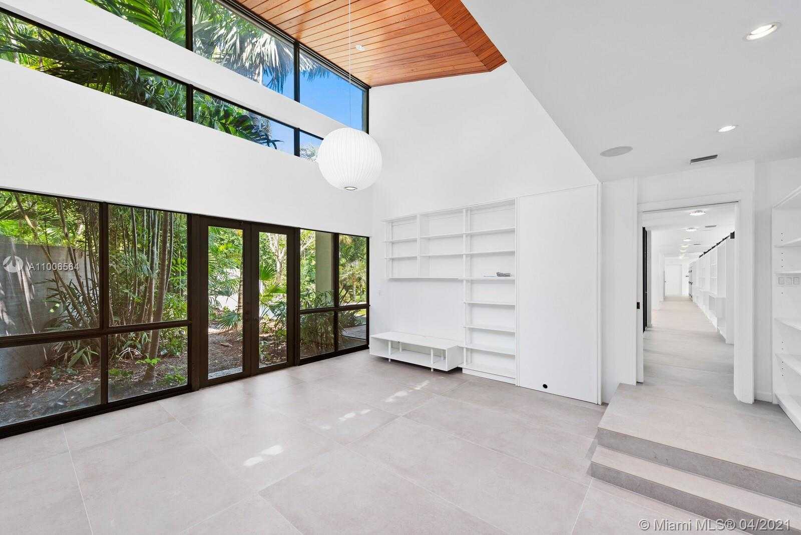 Small Image of 3651 SAINT GAUDENS RD, Miami Number 28