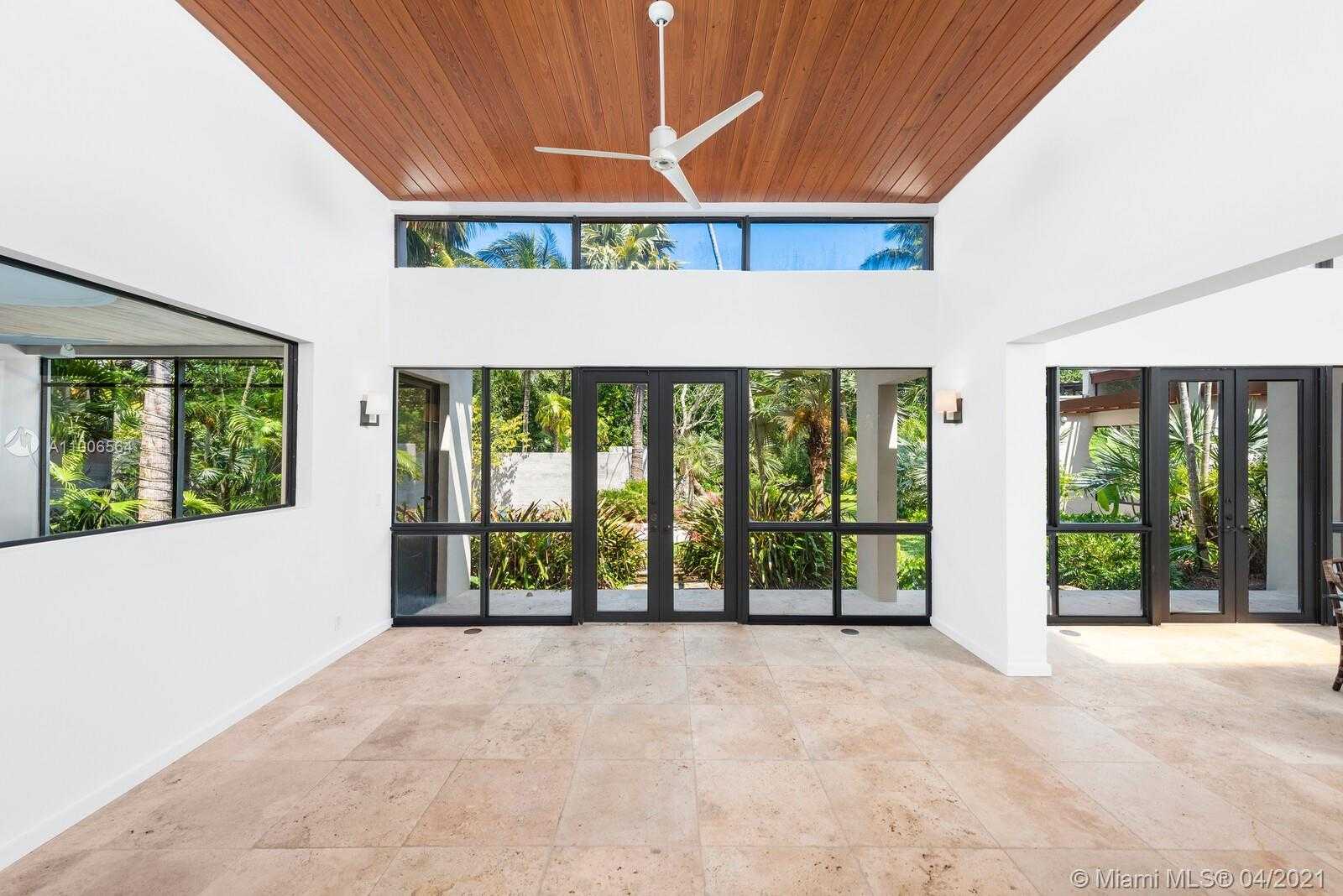 Small Image of 3651 SAINT GAUDENS RD, Miami Number 7