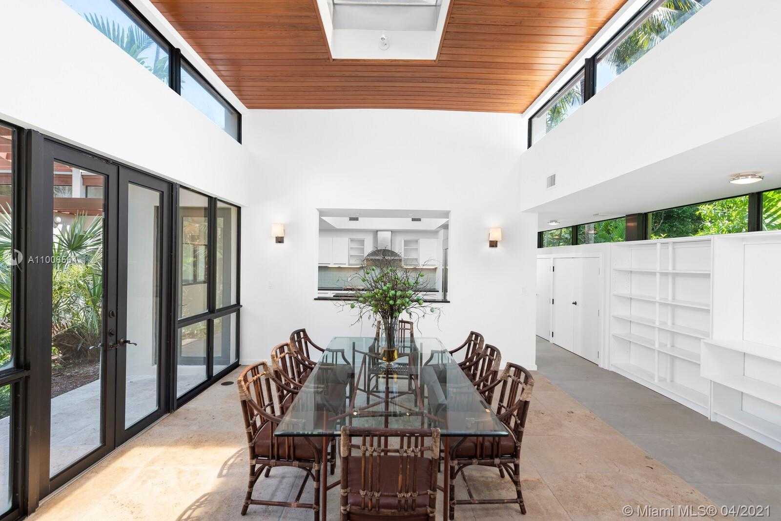 Small Image of 3651 SAINT GAUDENS RD, Miami Number 9
