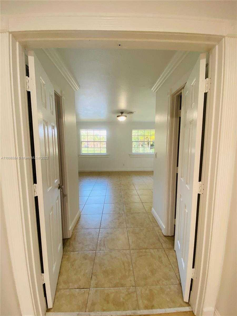 Small Image of 4181 SOUTH WEST 103RD AVE, Davie Number 21