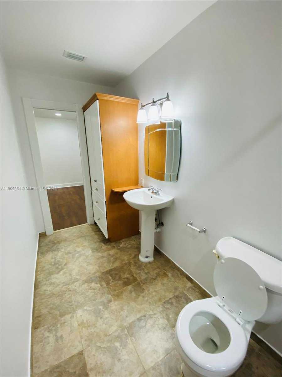 Small Image of 4181 SOUTH WEST 103RD AVE, Davie Number 32