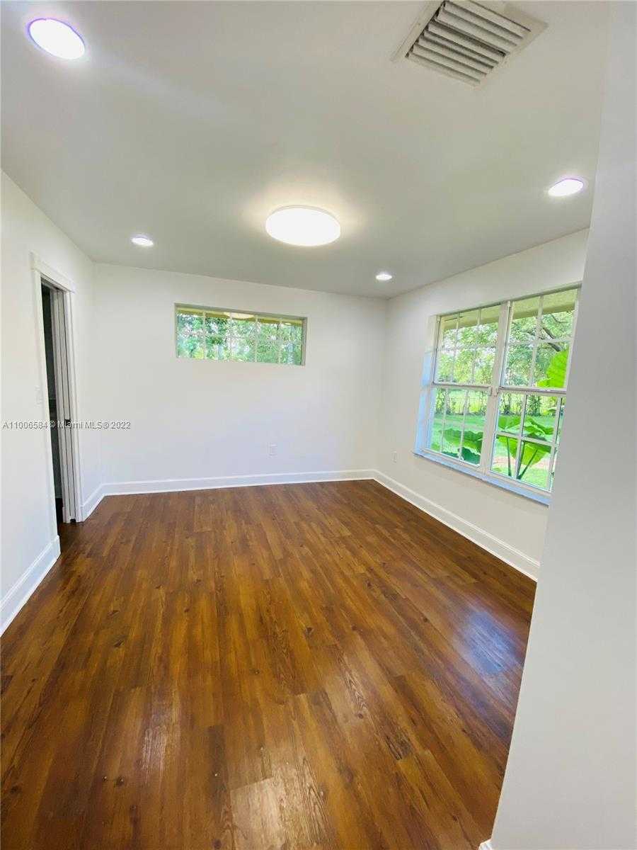 Small Image of 4181 SOUTH WEST 103RD AVE, Davie Number 35