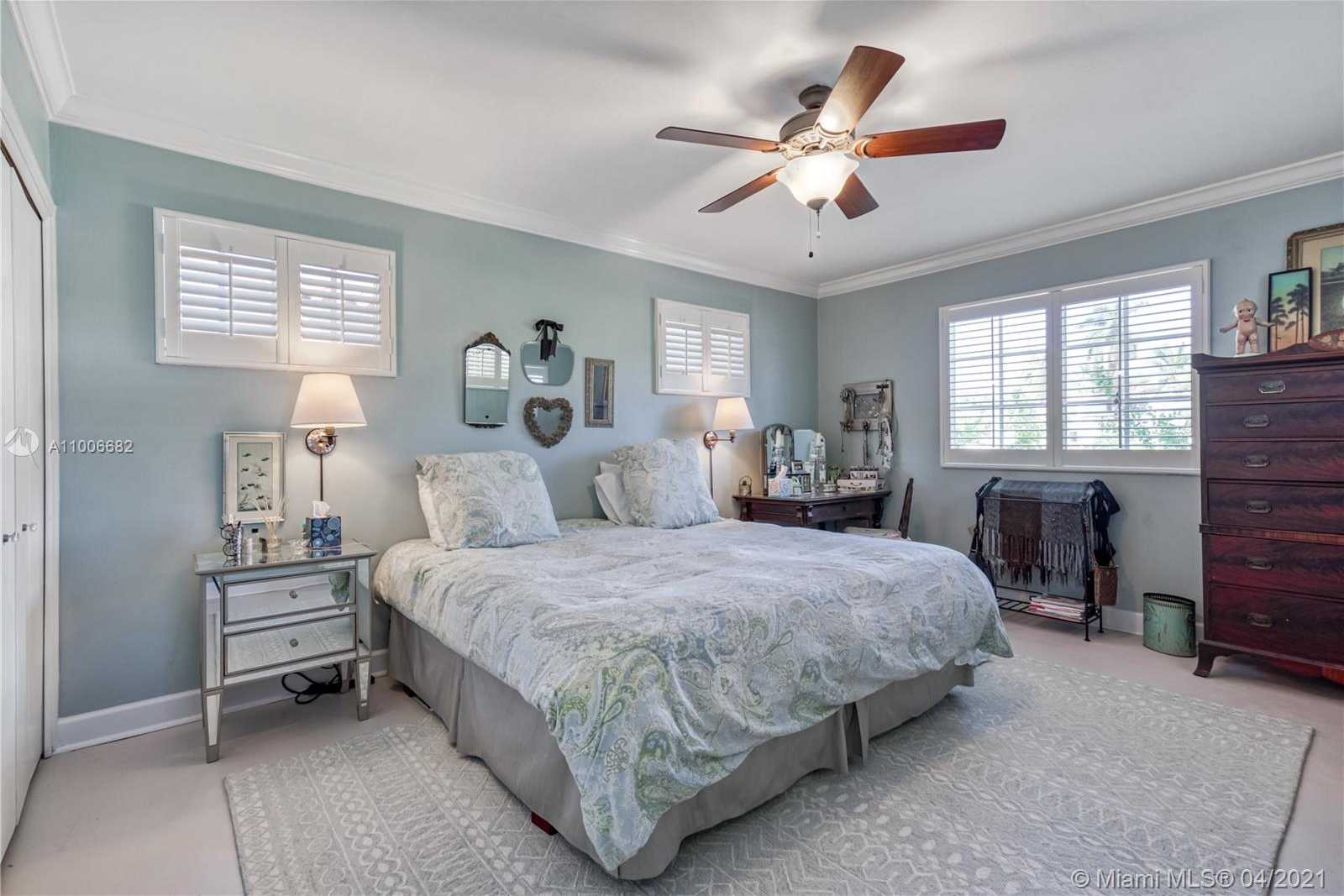 Small Image of 1124 NORTH EAST 89TH ST, Miami Number 13