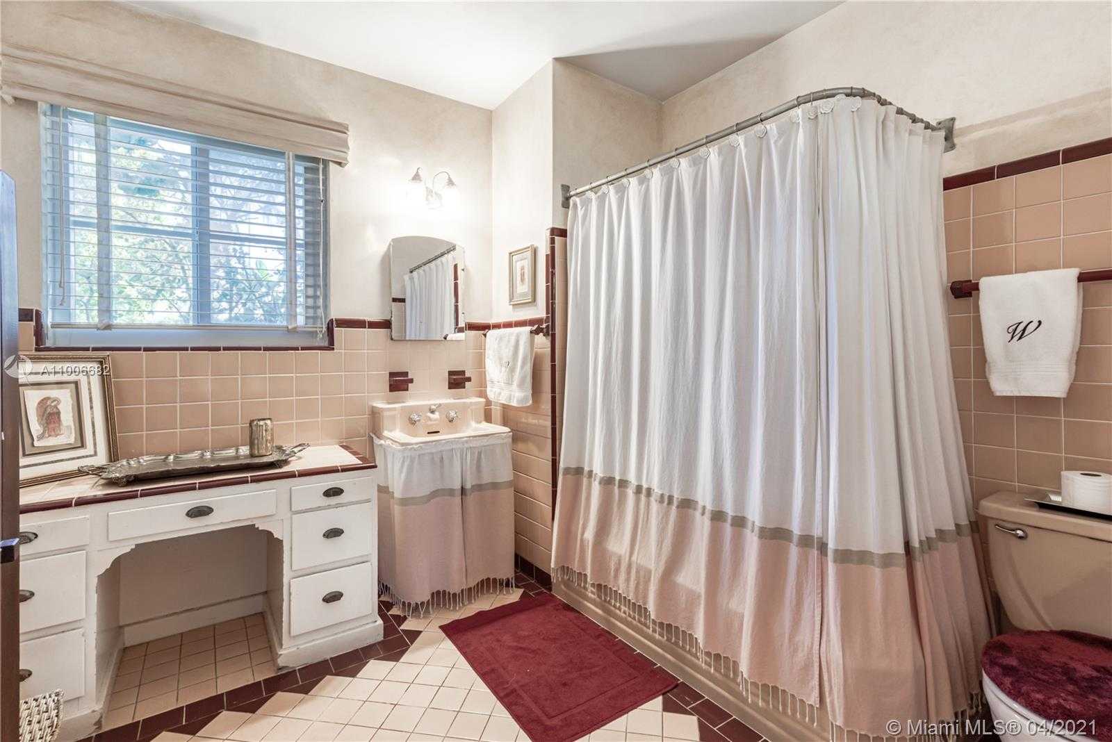 Small Image of 1124 NORTH EAST 89TH ST, Miami Number 15