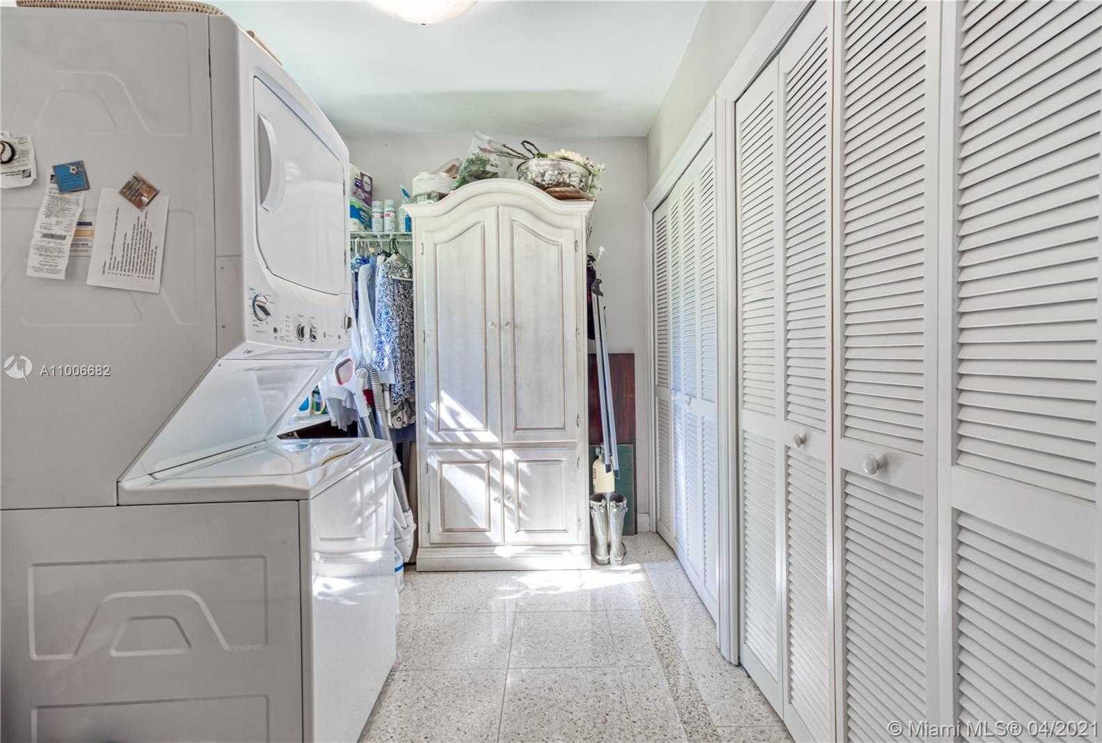 Small Image of 1124 NORTH EAST 89TH ST, Miami Number 17