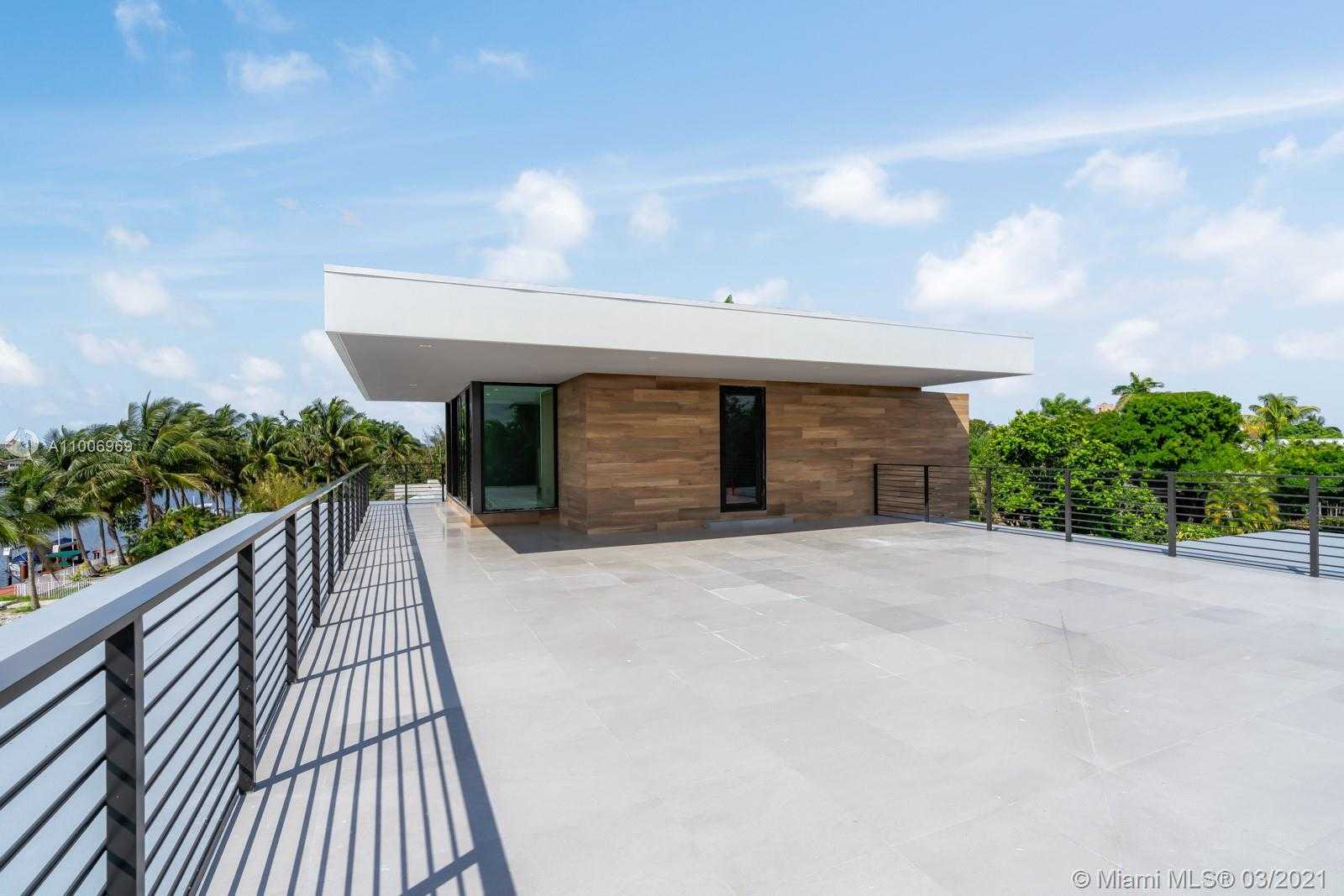 Small Image of 1529 MIDDLE RIVER DR, Fort Lauderdale Number 29