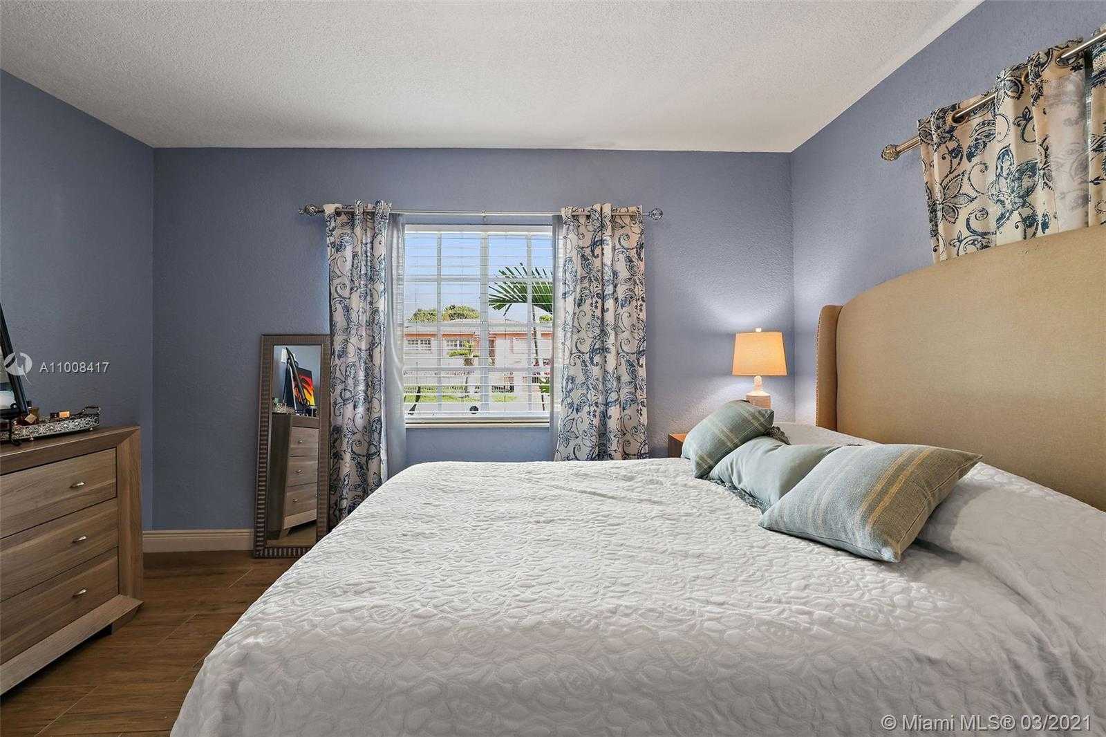 Small Image of 5916 SOUTH WEST 5TH TER, Miami Number 19