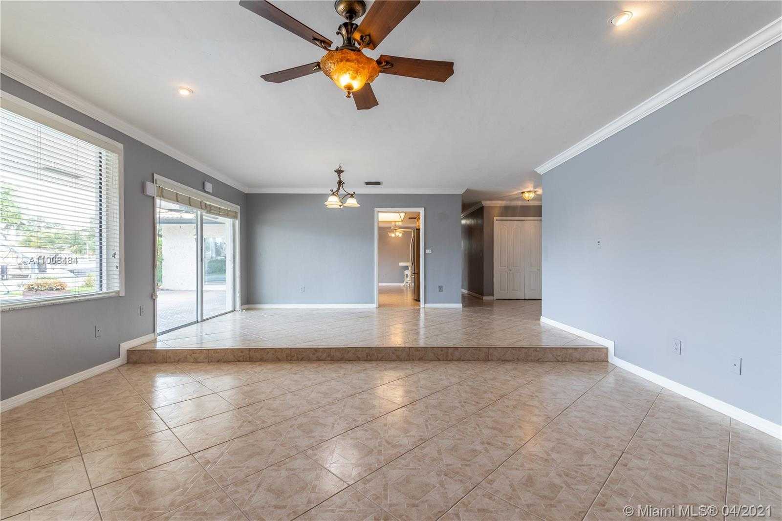 Small Image of 16433 NORTH EAST 33RD AVE, North Miami Beach Number 21