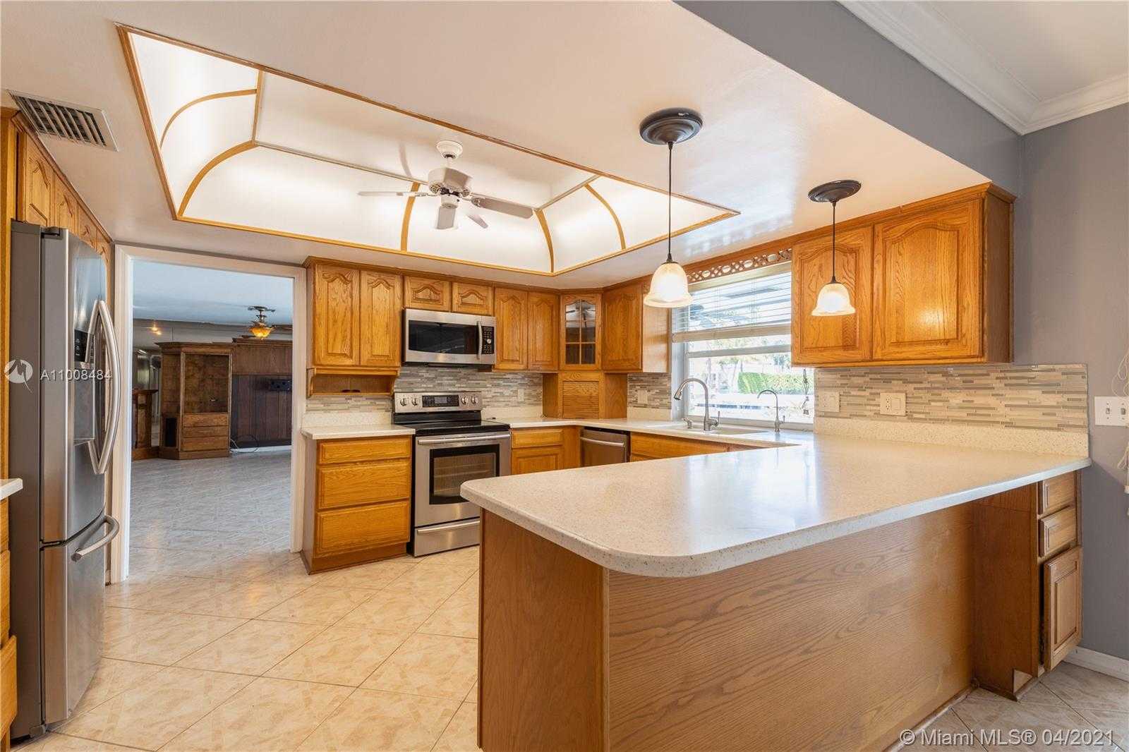Small Image of 16433 NORTH EAST 33RD AVE, North Miami Beach Number 24