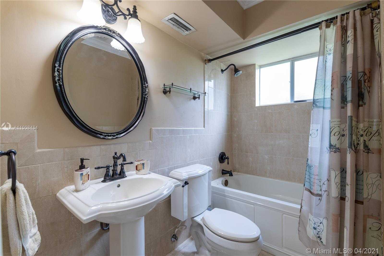 Small Image of 16433 NORTH EAST 33RD AVE, North Miami Beach Number 35