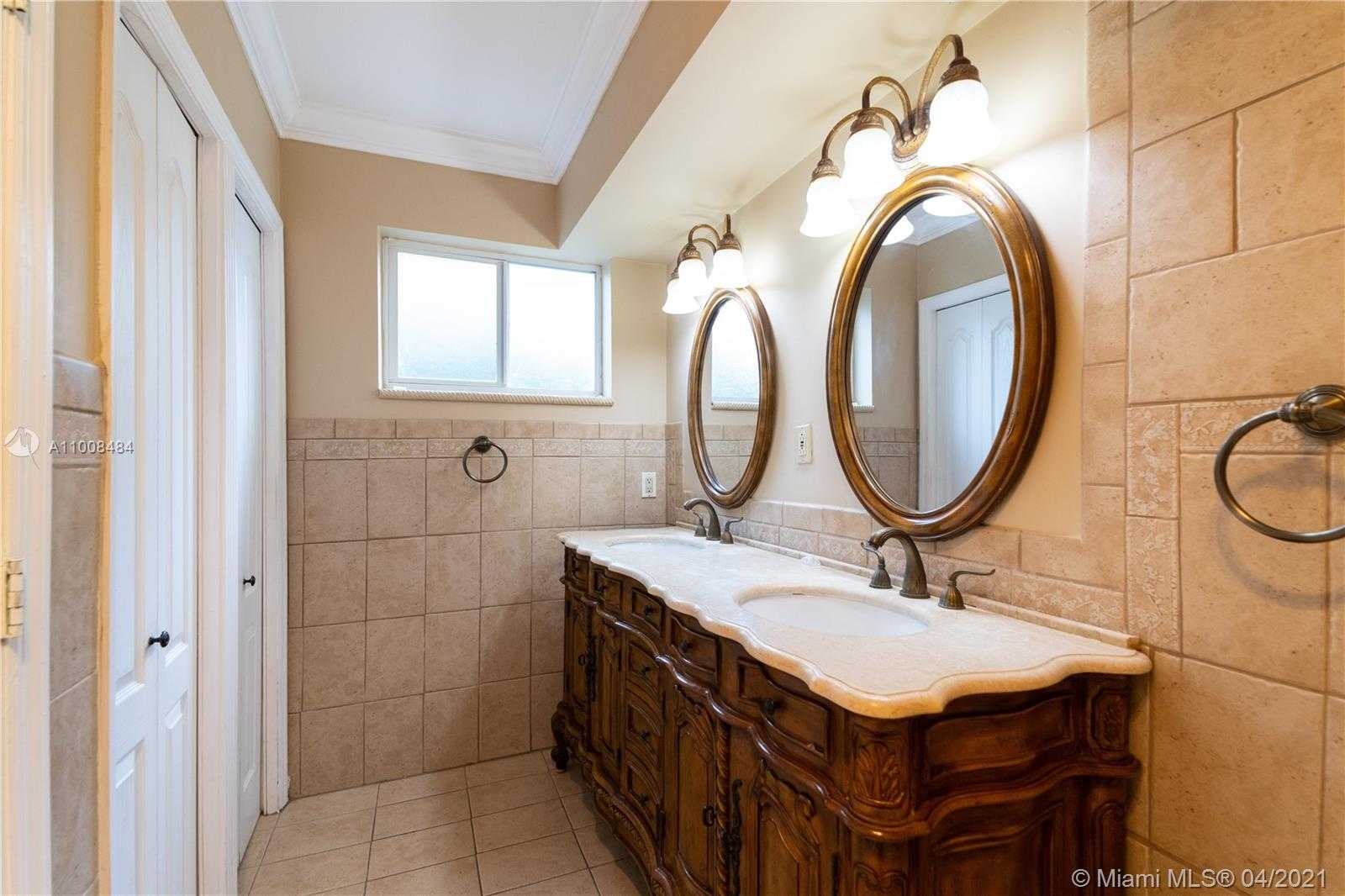 Small Image of 16433 NORTH EAST 33RD AVE, North Miami Beach Number 38