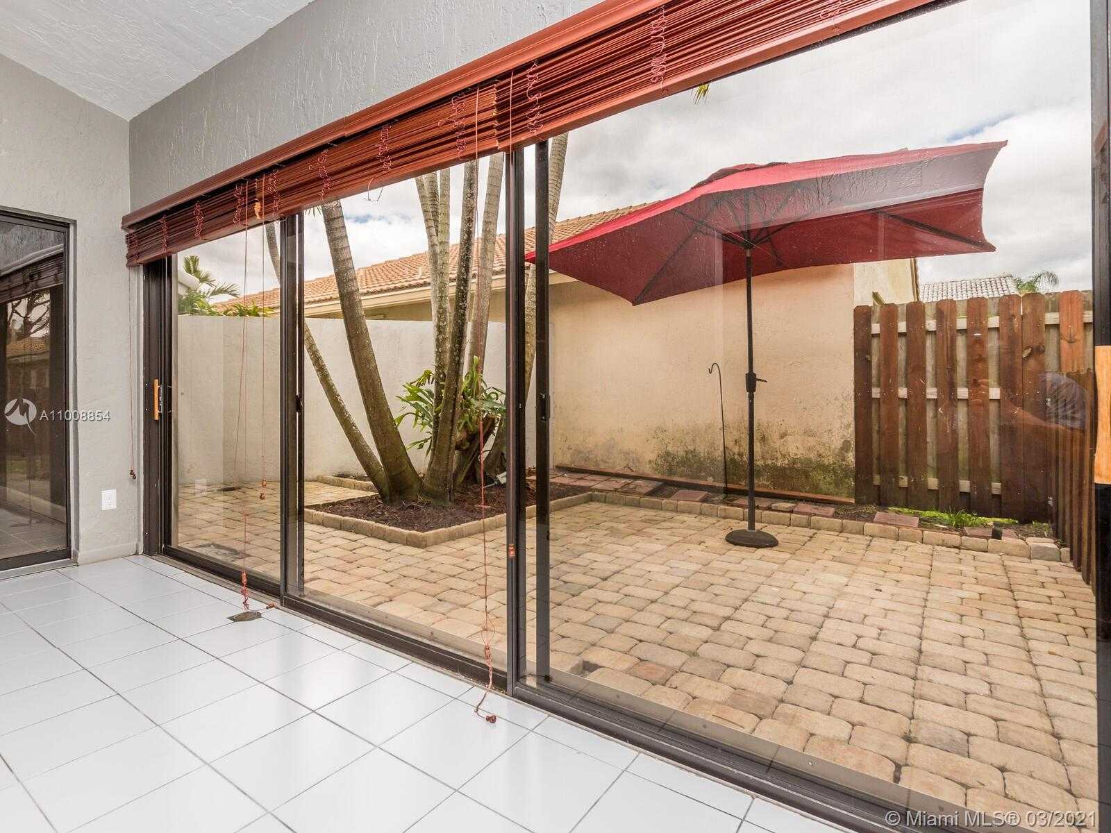 Small Image of 15011 DURHAM LN, Davie Number 14