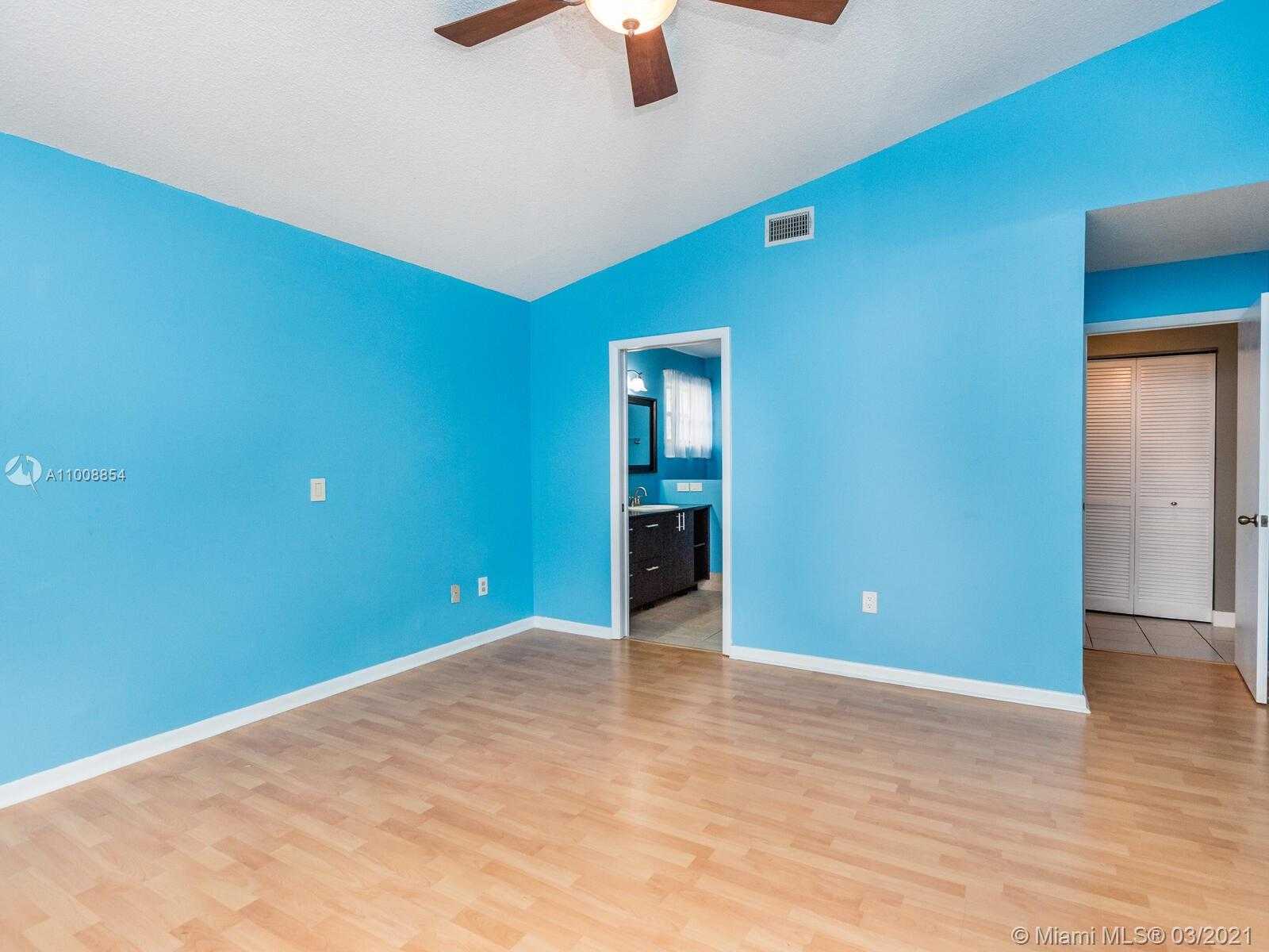 Small Image of 15011 DURHAM LN, Davie Number 16