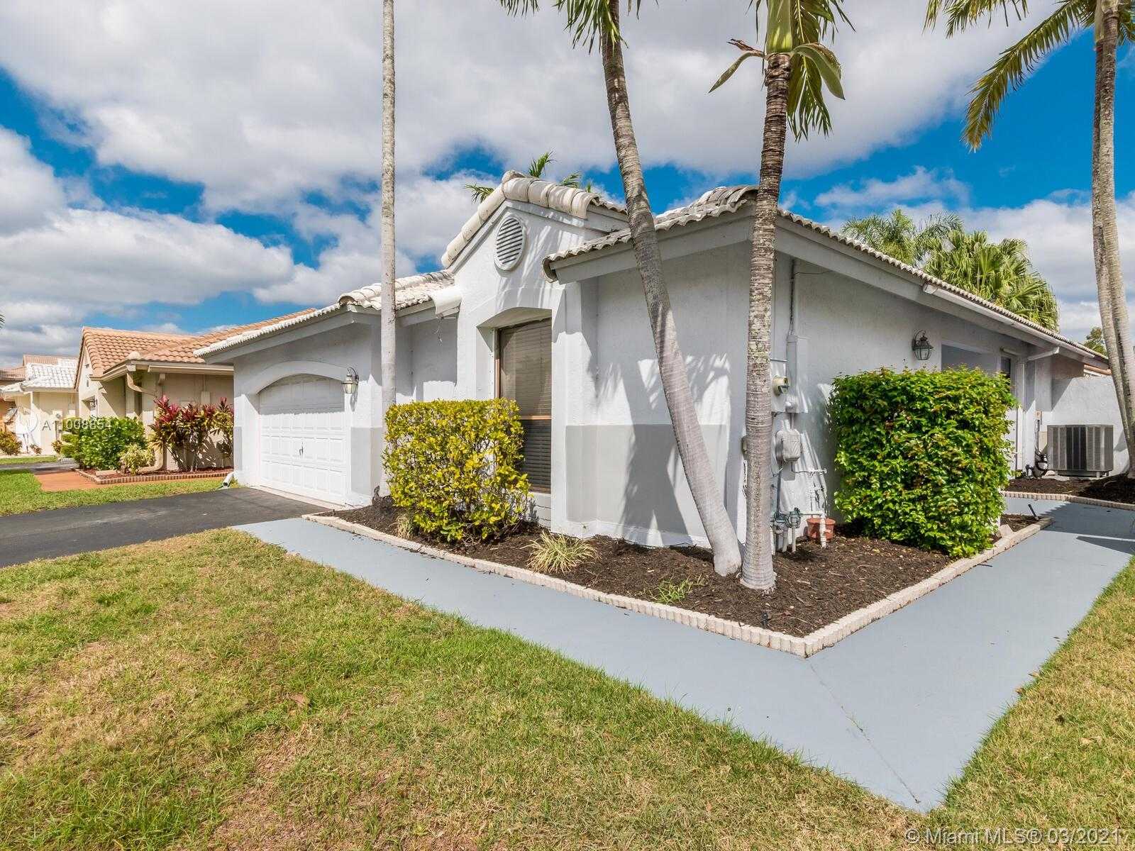 Small Image of 15011 DURHAM LN, Davie Number 2