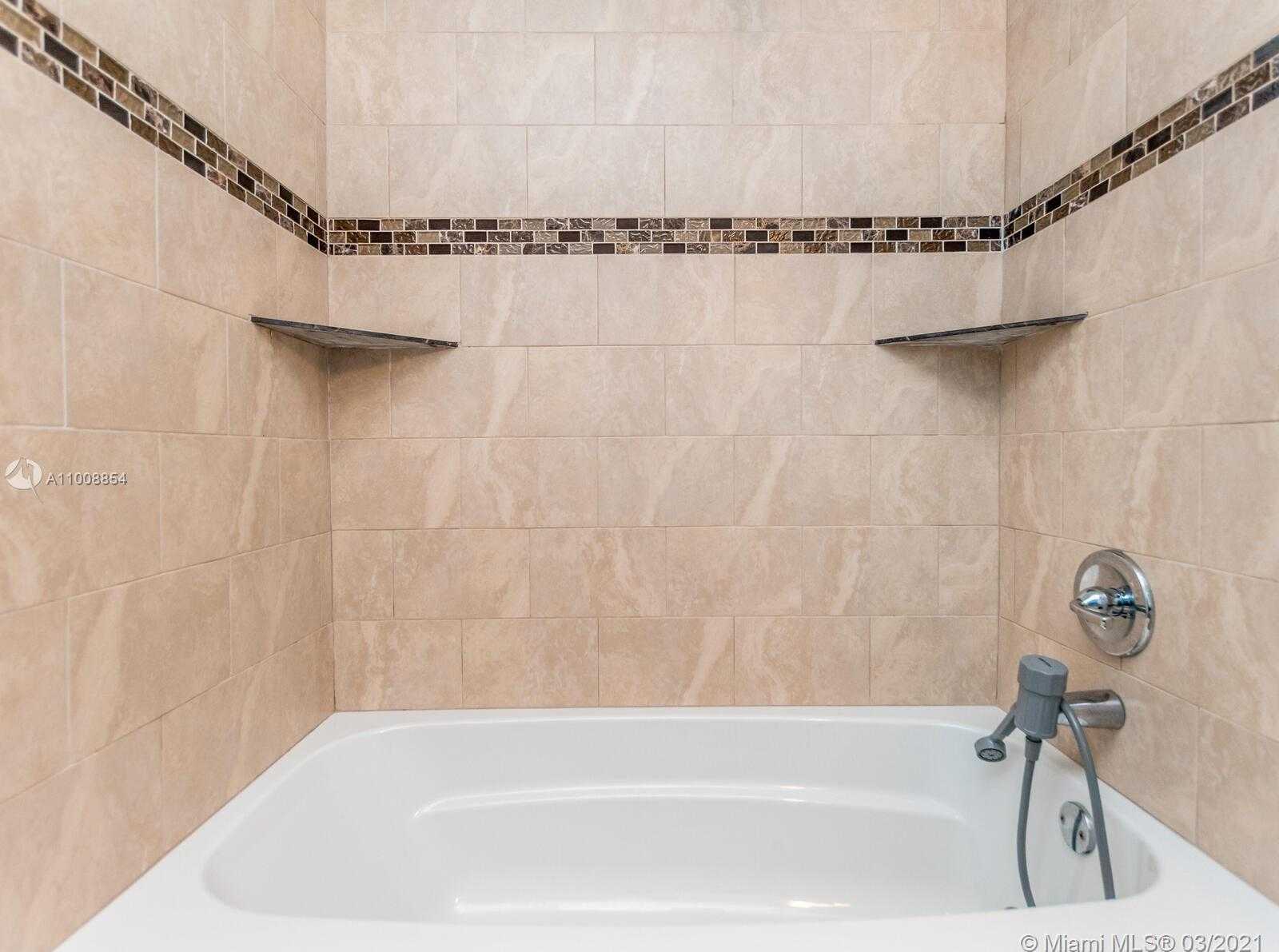 Small Image of 15011 DURHAM LN, Davie Number 22