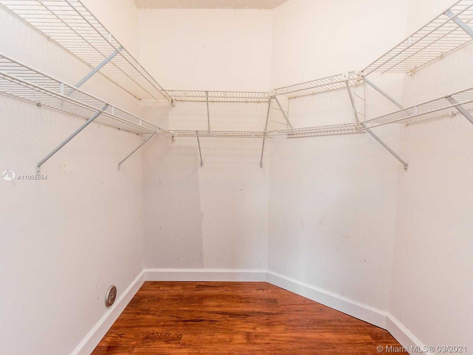 Small Image of 15011 DURHAM LN, Davie Number 24