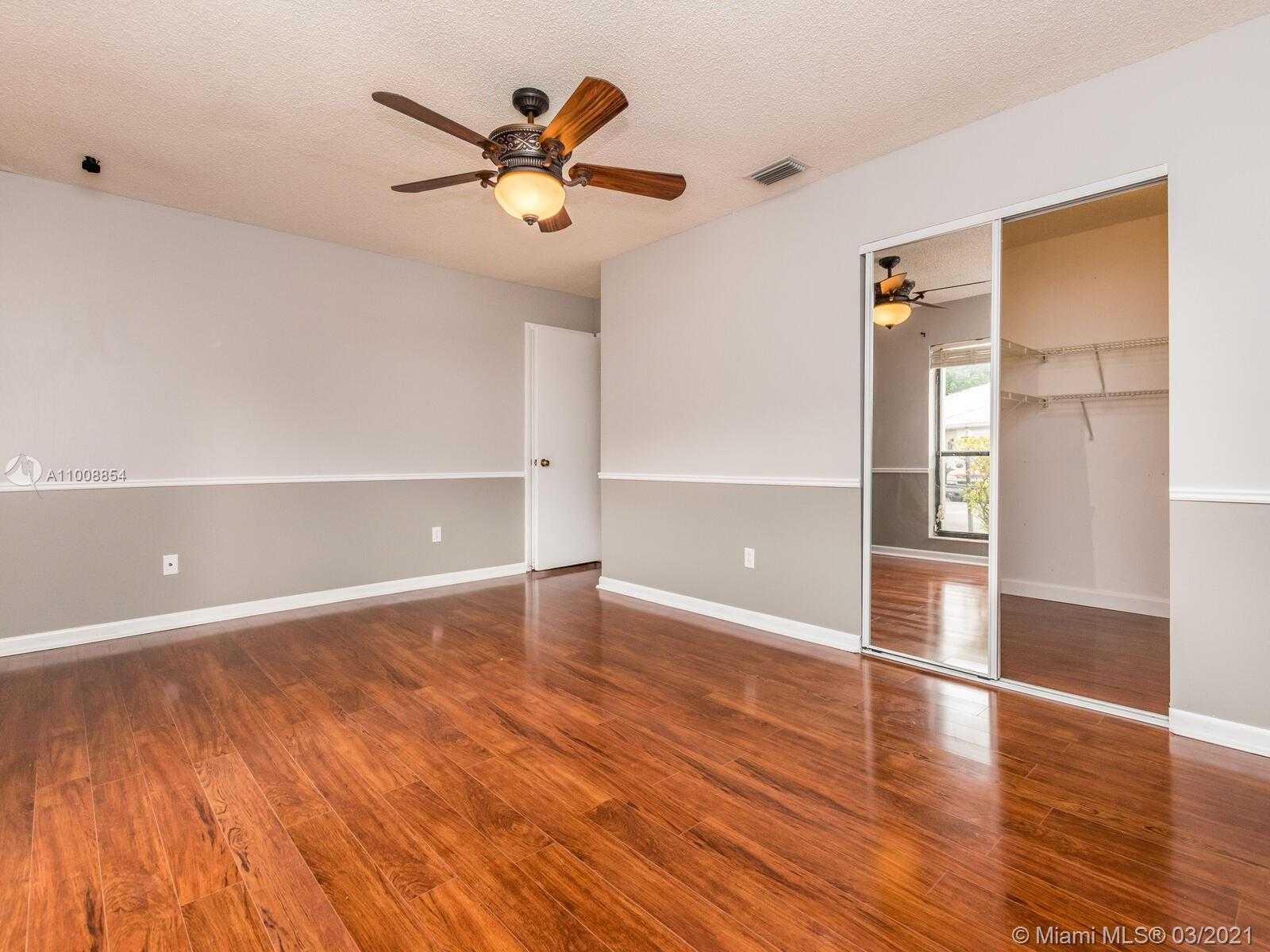 Small Image of 15011 DURHAM LN, Davie Number 25