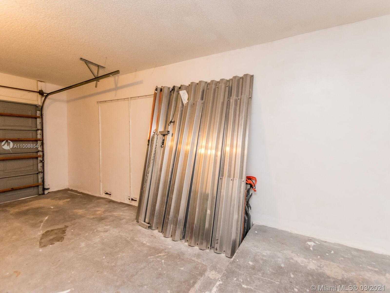 Small Image of 15011 DURHAM LN, Davie Number 26