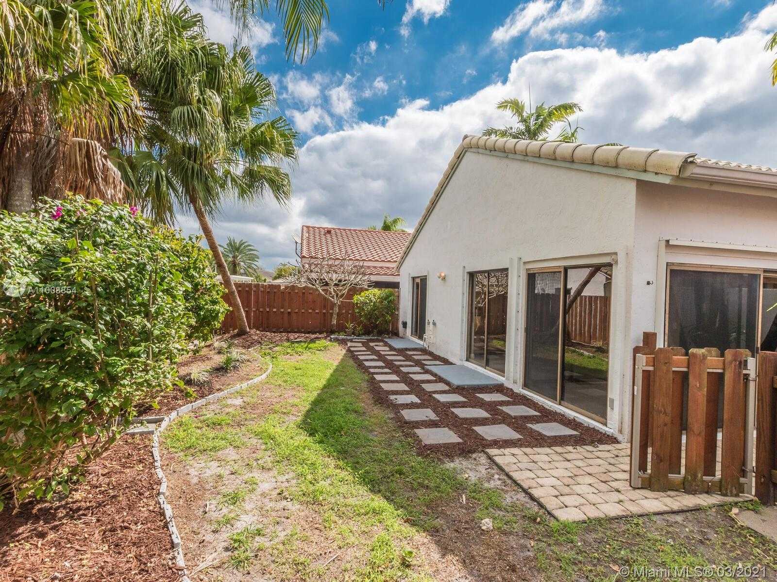 Small Image of 15011 DURHAM LN, Davie Number 29