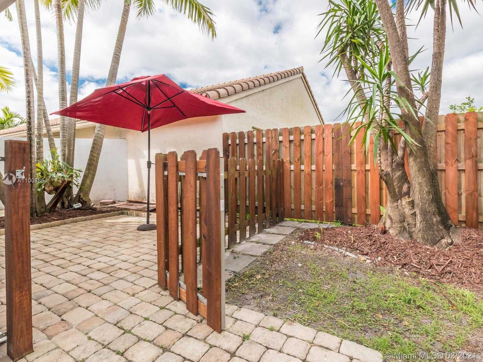 Small Image of 15011 DURHAM LN, Davie Number 33