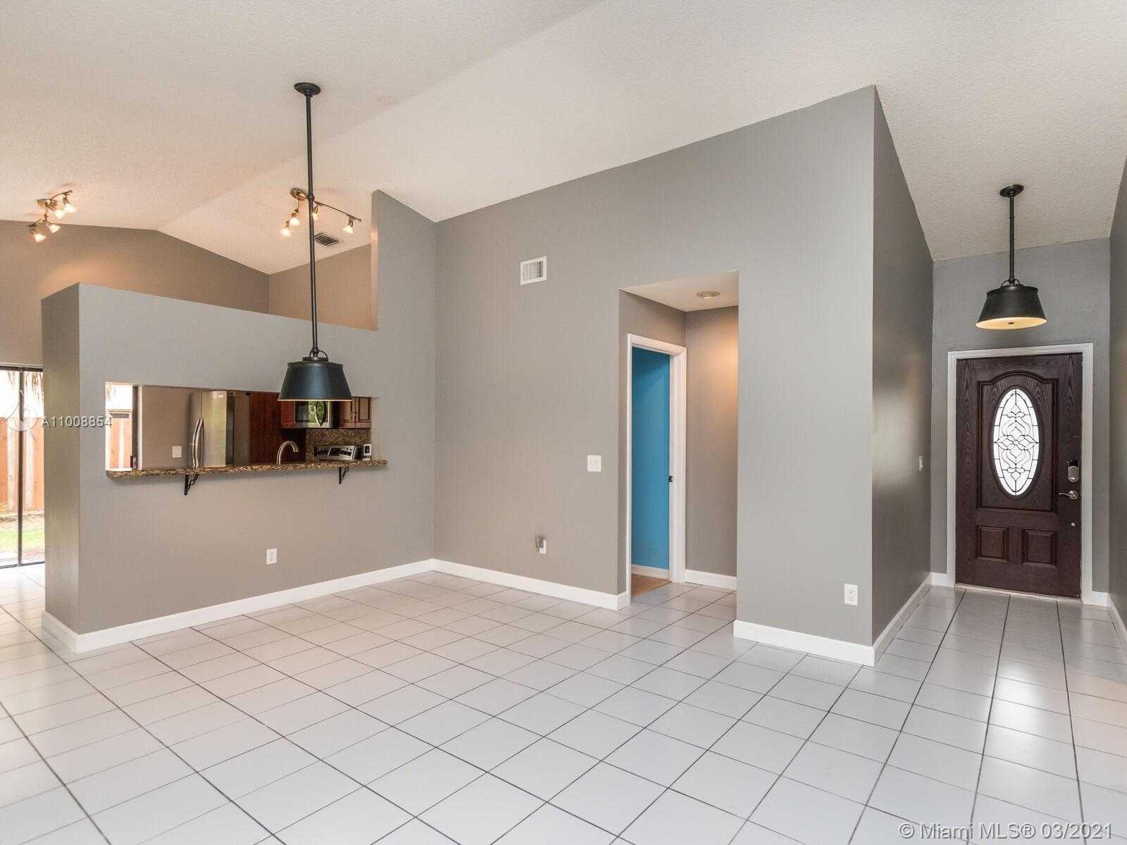 Small Image of 15011 DURHAM LN, Davie Number 6