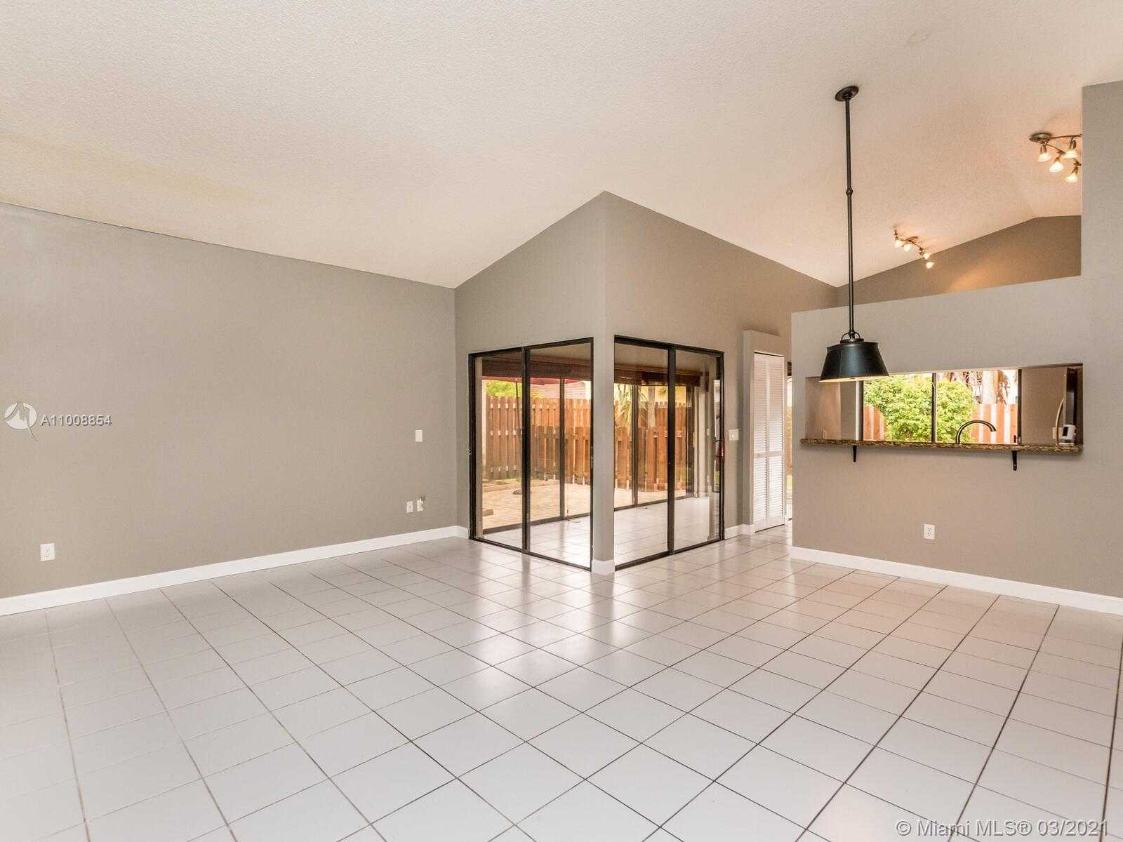 Small Image of 15011 DURHAM LN, Davie Number 7