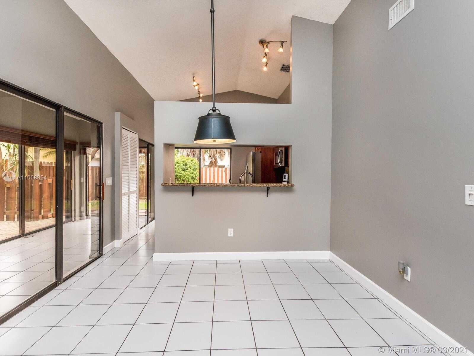 Small Image of 15011 DURHAM LN, Davie Number 8