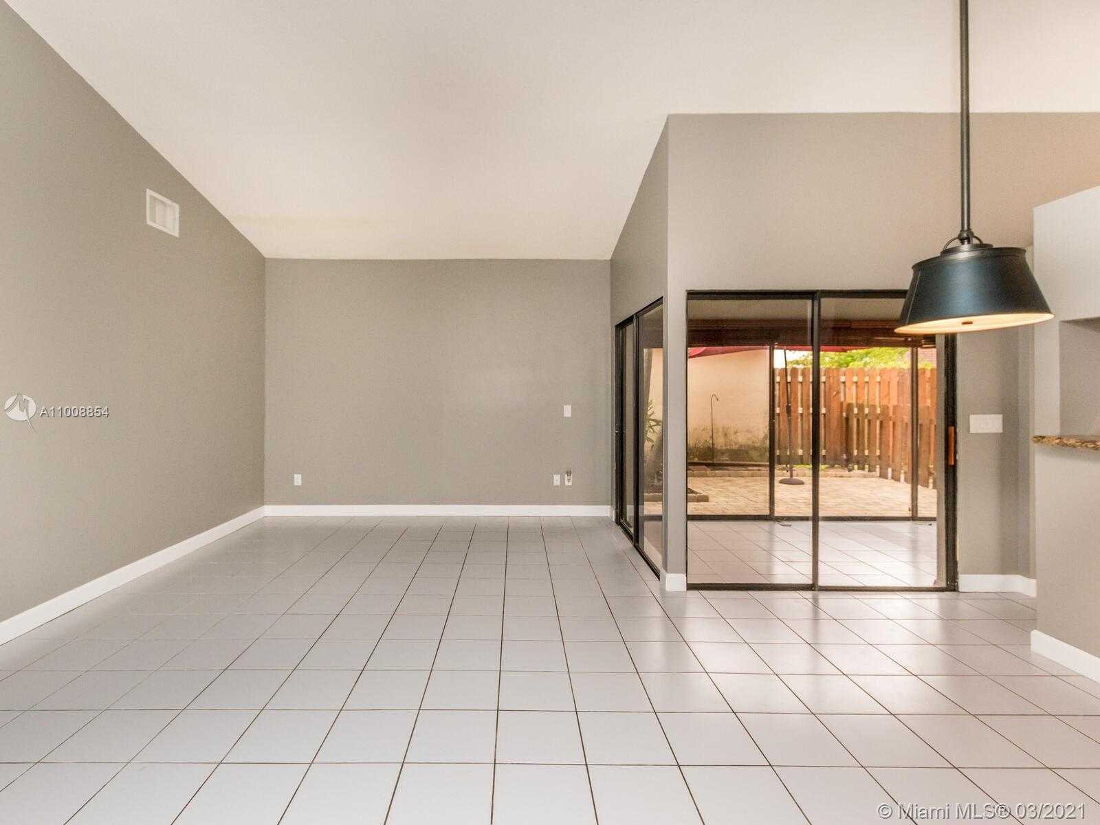Small Image of 15011 DURHAM LN, Davie Number 9