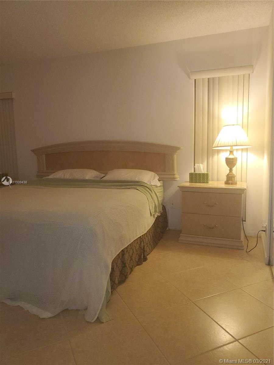 Small Image of 2030 SOUTH WEST 16TH PL, Deerfield Beach Number 12