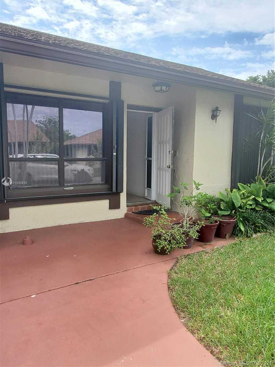 Small Image of 2030 SOUTH WEST 16TH PL, Deerfield Beach Number 3