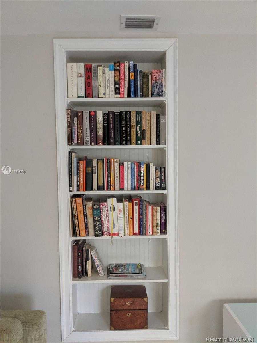 Small Image of 4095 HARDIE AVE, Miami Number 10