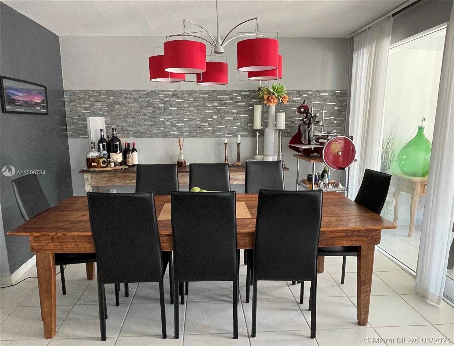 Small Image of 7528 HISPANOLA AVE, North Bay Village Number 11