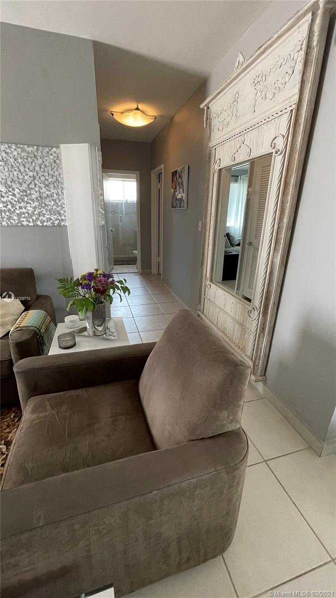 Small Image of 7528 HISPANOLA AVE, North Bay Village Number 12