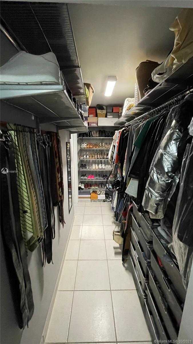 Small Image of 7528 HISPANOLA AVE, North Bay Village Number 17