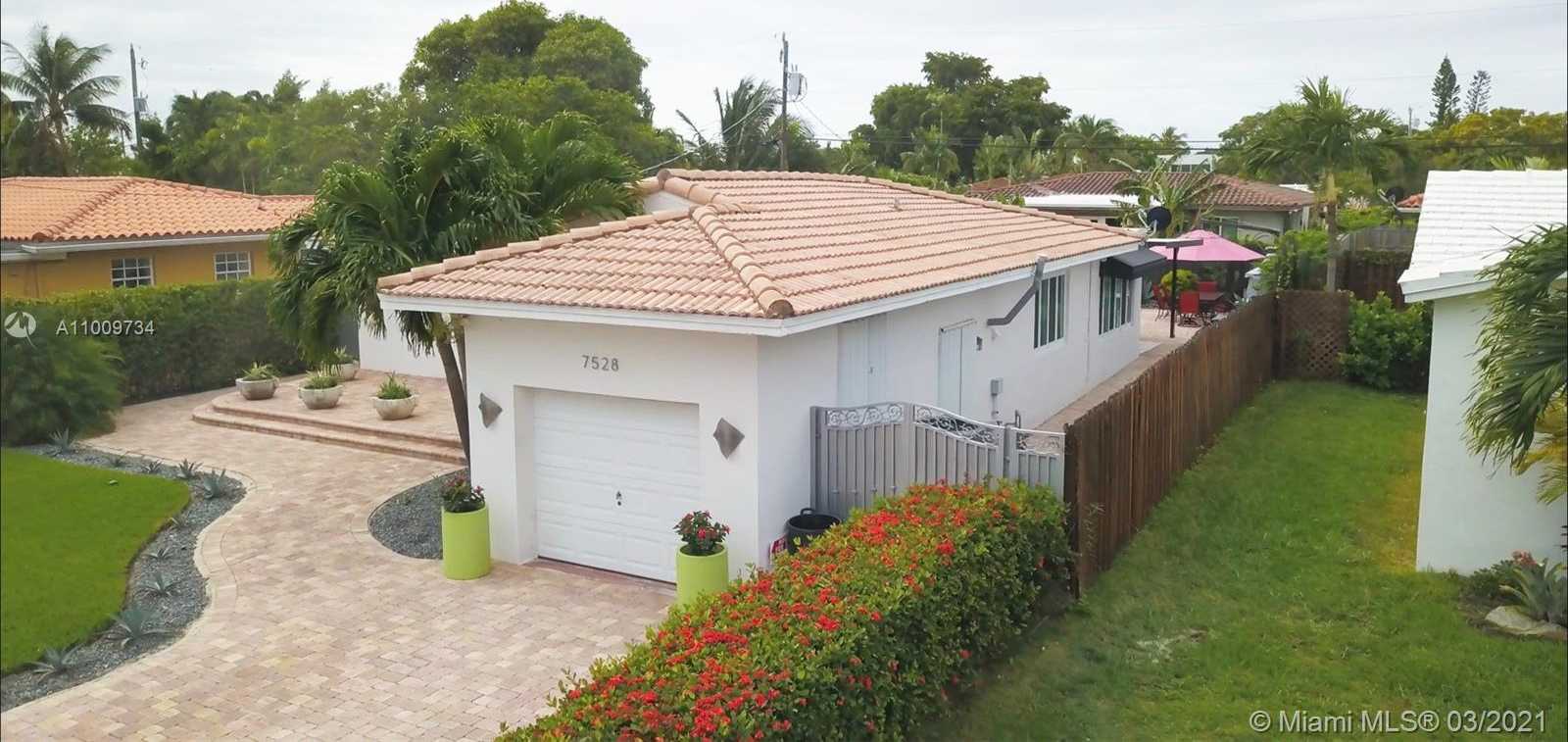 Small Image of 7528 HISPANOLA AVE, North Bay Village Number 3