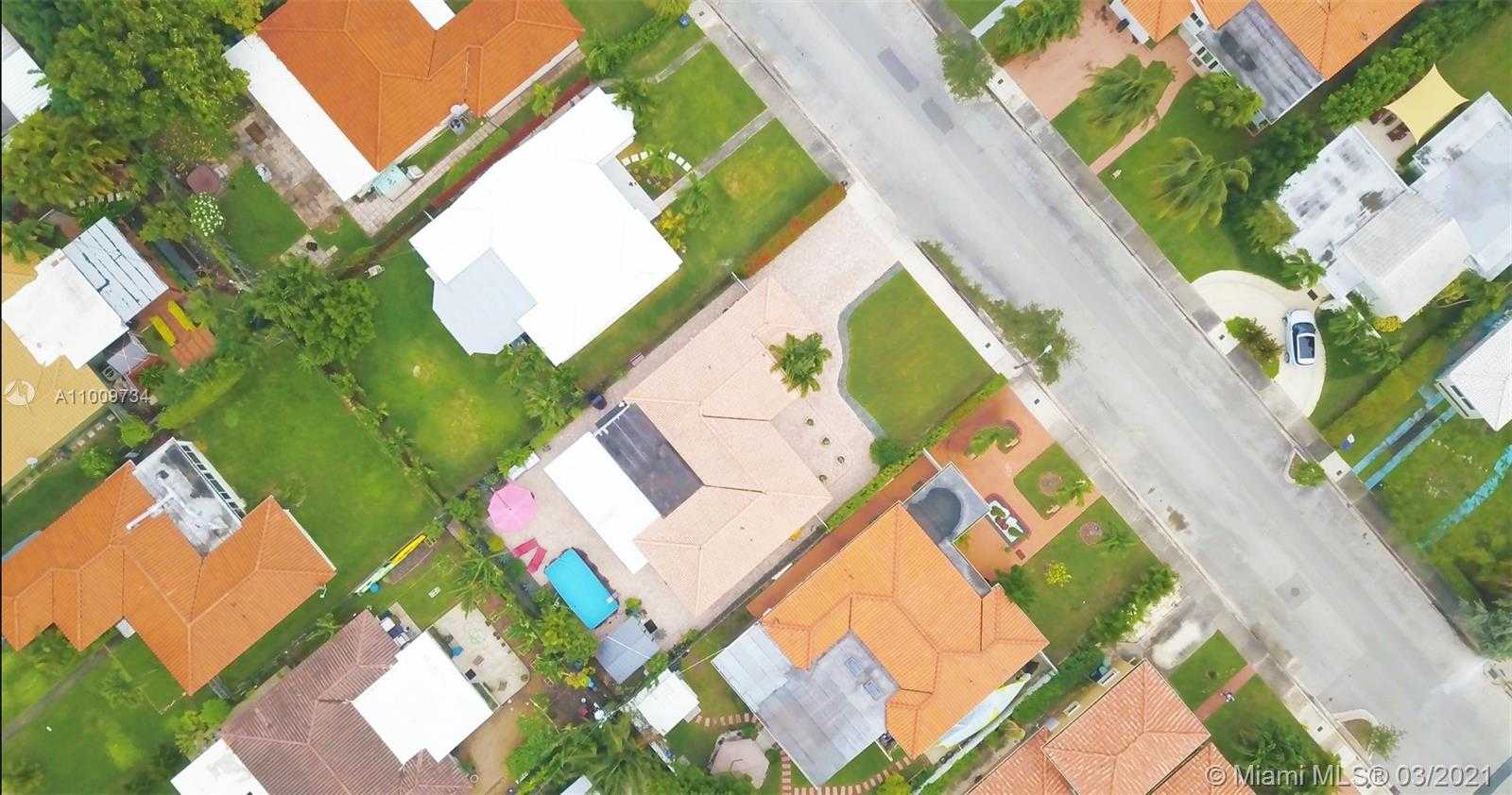 Small Image of 7528 HISPANOLA AVE, North Bay Village Number 5
